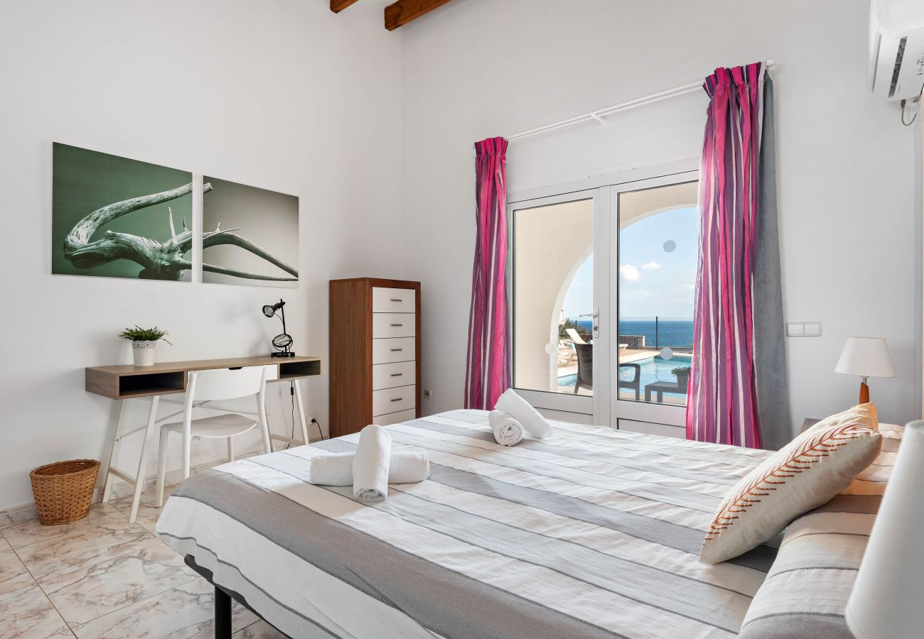 Villa em Calan Porter - Villa Panorama by Escape Home