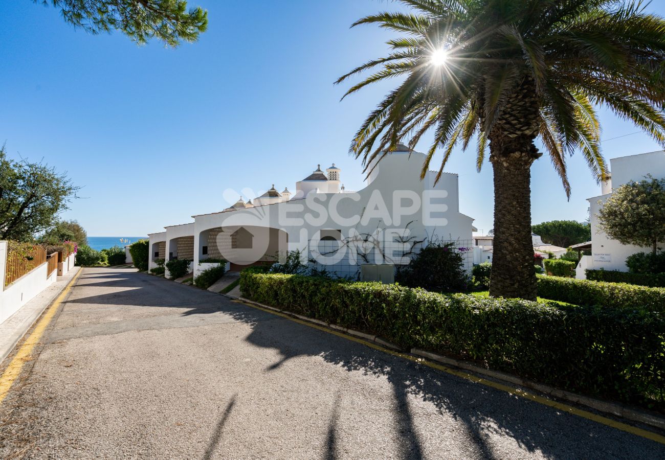 Casa geminada em Porches - Casa do Levante